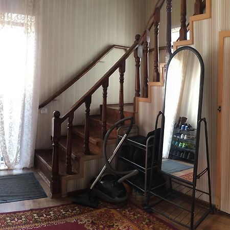 Holiday Hostel House Бишкек Екстериор снимка