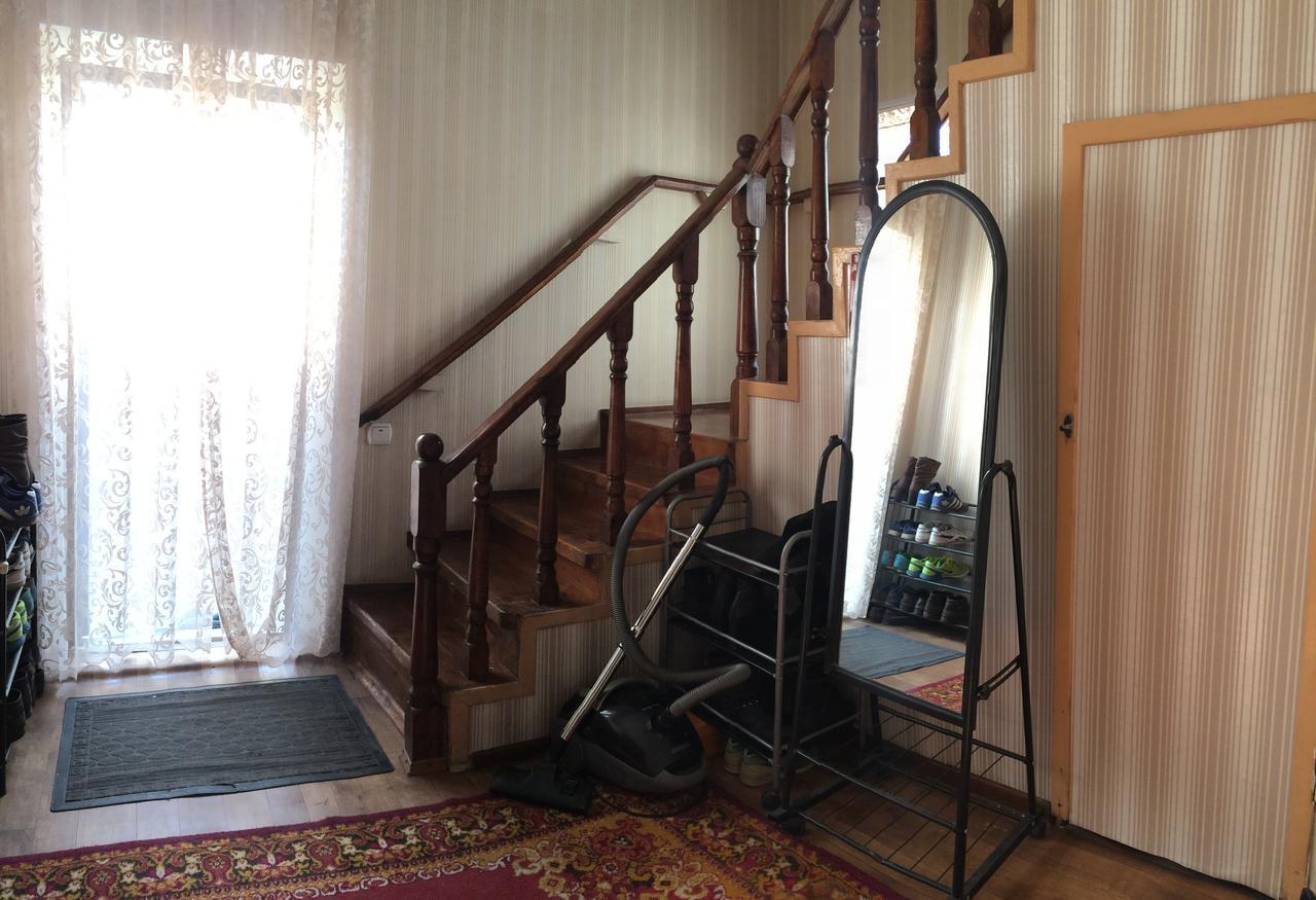 Holiday Hostel House Бишкек Екстериор снимка