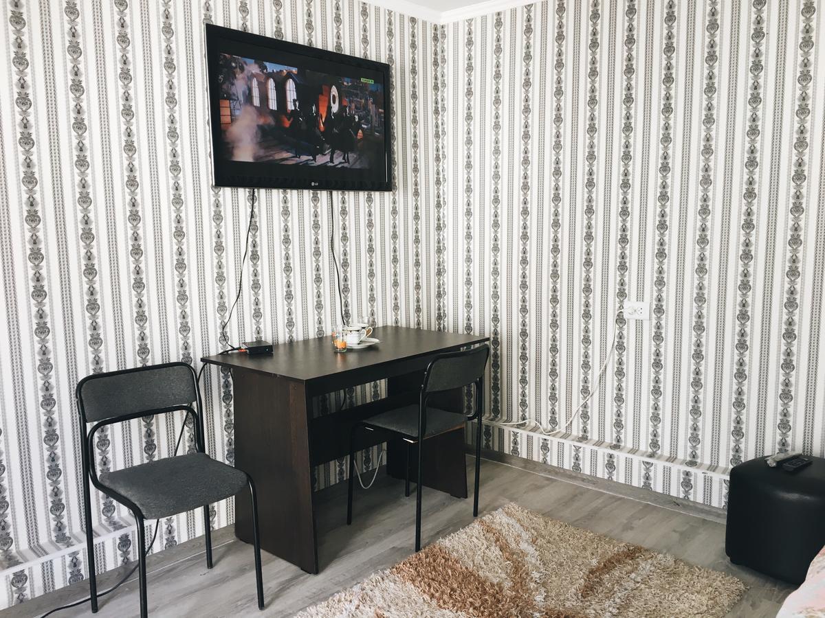 Holiday Hostel House Бишкек Екстериор снимка