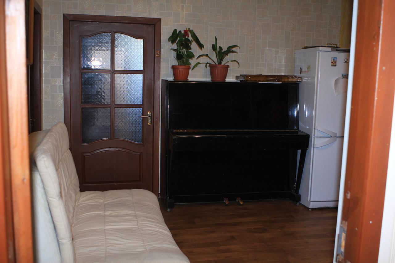 Holiday Hostel House Бишкек Екстериор снимка