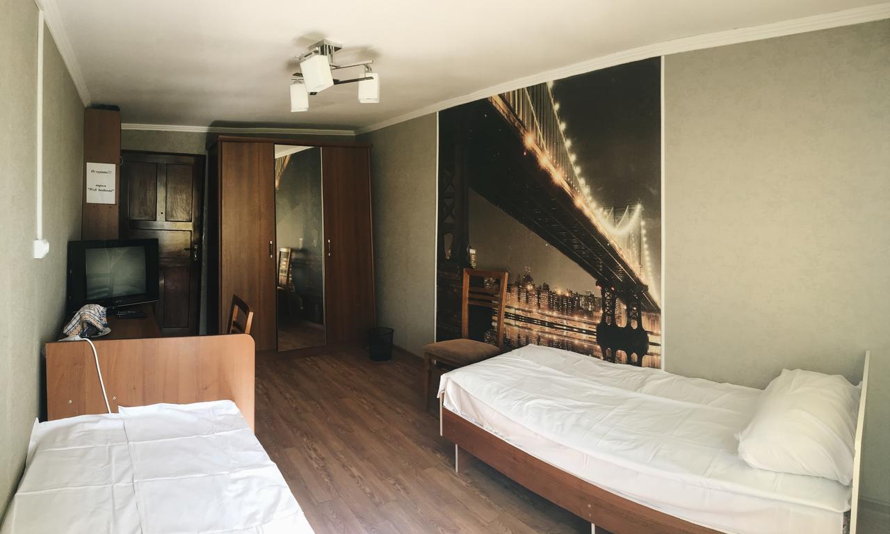 Holiday Hostel House Бишкек Екстериор снимка