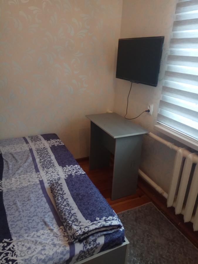 Holiday Hostel House Бишкек Екстериор снимка