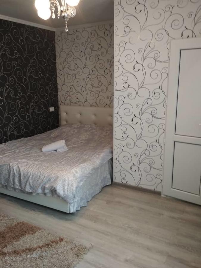 Holiday Hostel House Бишкек Екстериор снимка
