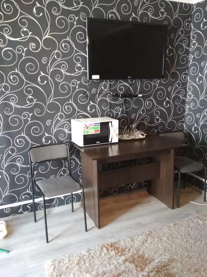 Holiday Hostel House Бишкек Екстериор снимка